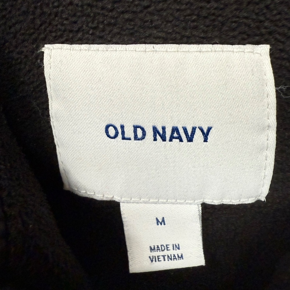 Old Navy Women's Black Puffer Vest - Picture 4 of 6